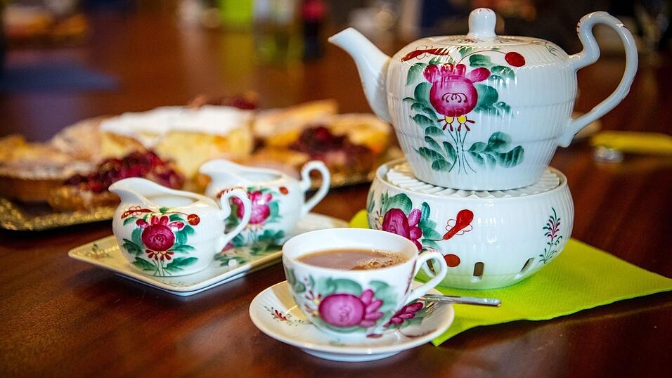 Altes Geschirr ist nur eines von vielen Gegenst&auml;nden, die Menschen gar nicht nutzen &ndash; aber als Erinnerungsst&uuml;ck behalten. (Symbolbild)