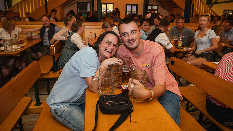 Die Partybilder vom Sonntag, 18. August, aus dem Festzelt Nothaft. Die Partybilder vom Sonntag, 18. August, aus dem Festzelt Nothaft.