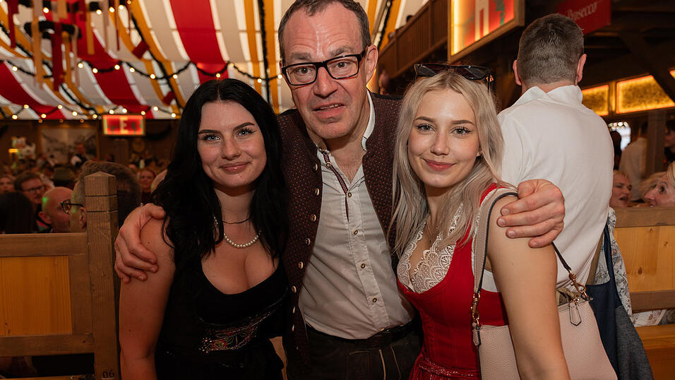 Die Partybilder vom Samstag, 12. August 2023, aus dem Festzelt Krönner. Die Partybilder vom Samstag, 12. August 2023, aus dem Festzelt Krönner.