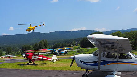 Zahlreiche Besucher drehten mit den Flugzeugen vor Ort eine Runde über dem Bayerischen Wald. Viel gab es auf den Rundflügen zu sehen.