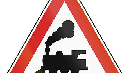 Ab Montag ist der Bahn&uuml;bergang in G&ouml;tzdorf gesperrt - das bedeutet eine Umleitung f&uuml;re die Pendler.