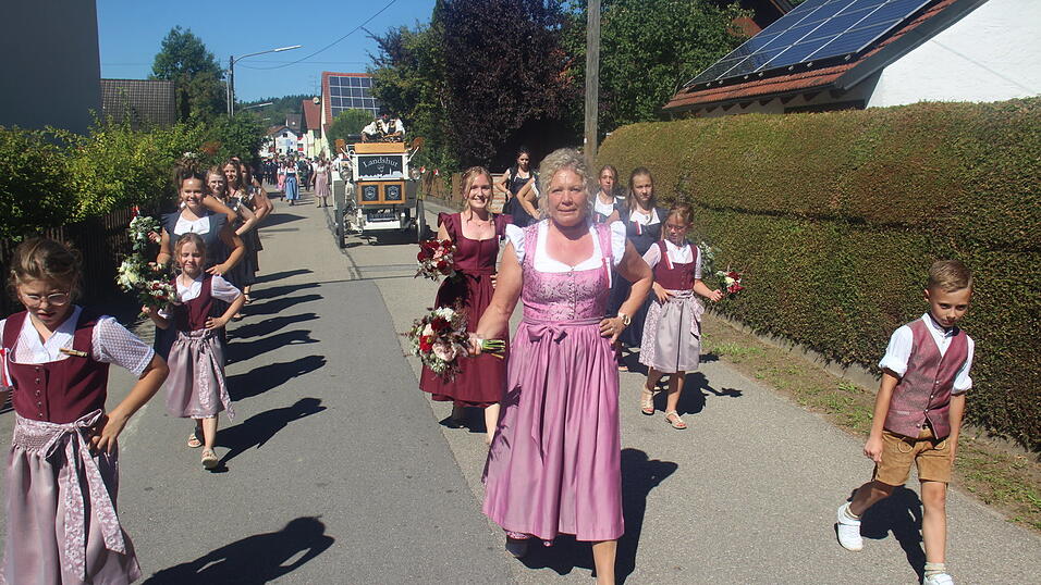Beste Stimmung beim Umzug. Beste Stimmung beim Umzug.