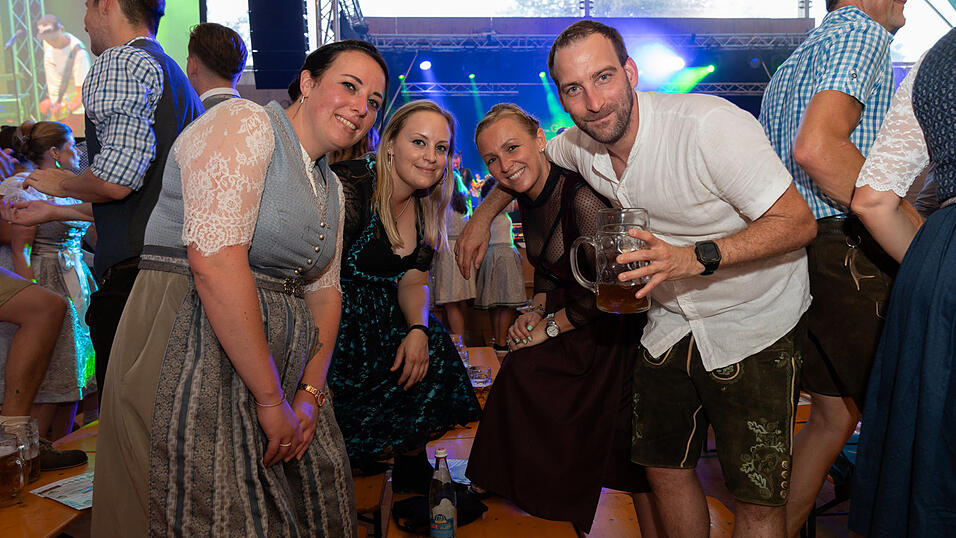 Die Partybilder vom Sonntag, 11. August 2024, aus dem Festzelt Weckmann. Die Partybilder vom Sonntag, 11. August 2024, aus dem Festzelt Weckmann.