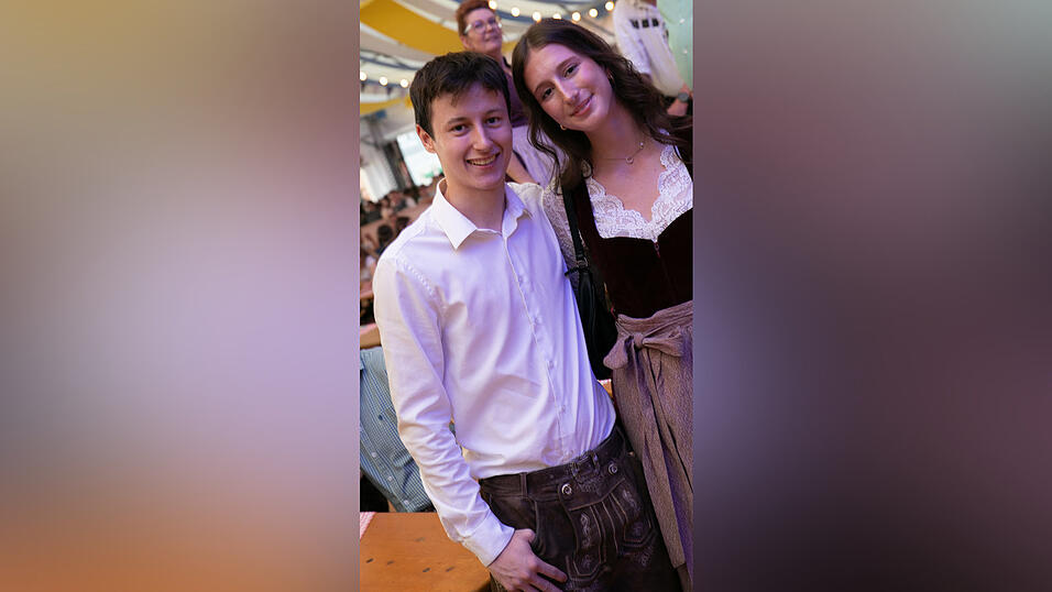 Die Partybilder vom Montag, 18. August, aus dem Festzelt Reisinger. Die Partybilder vom Montag, 18. August, aus dem Festzelt Reisinger.