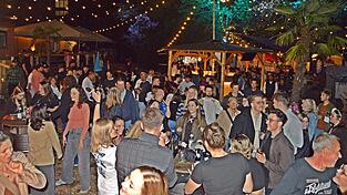 Saisonabschluss mit DJ: Der Sandora-Garten am Samstagabend.