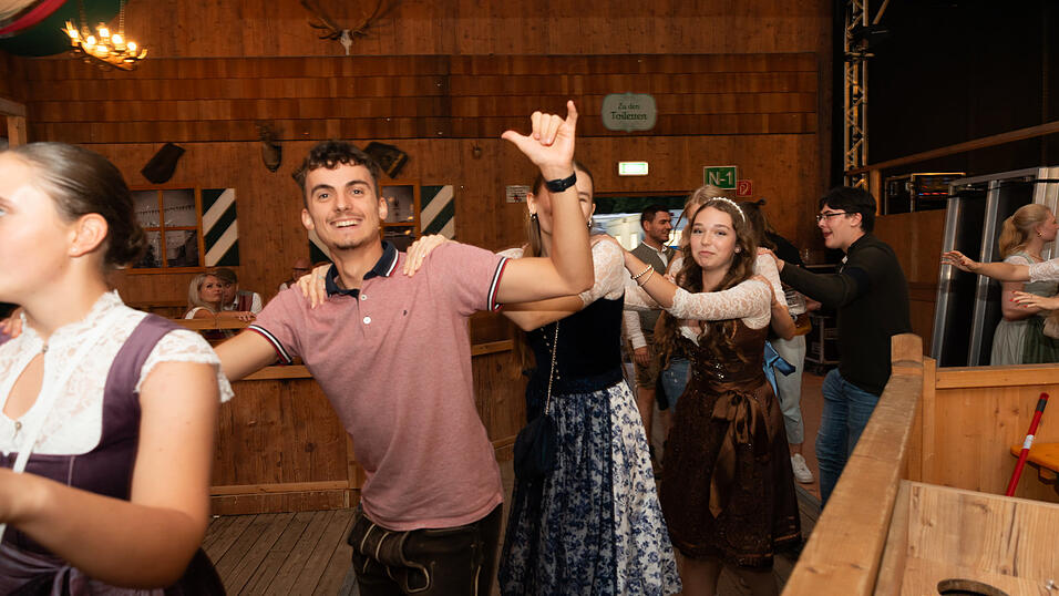 Die Partybilder vom Montag, 19. August, aus dem Festzelt Weckmann. Die Partybilder vom Montag, 19. August, aus dem Festzelt Weckmann.