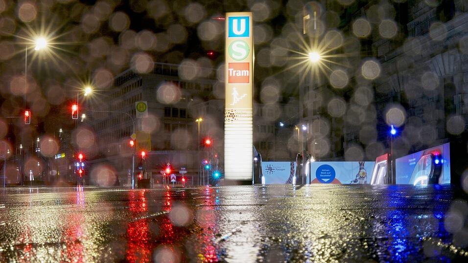 Auch die Trams blieben wie in N&uuml;rnberg im Depot, nur Busse fuhren in teils gro&szlig;en Abst&auml;nden.