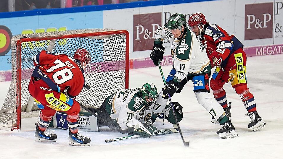 Im ersten Vergleich in der Hitzkopf-Arena gegen Aufsteiger Erding hatten die Deggendorfer verloren, aber auch im zweiten gab es gute Chancen f&uuml;r die Hausherren.