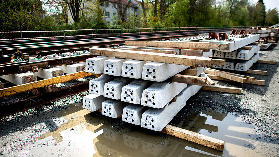 Sanierungspl&auml;ne der Bahn zwischen N&uuml;rnberg und Passau sto&szlig;en auf Kritik.