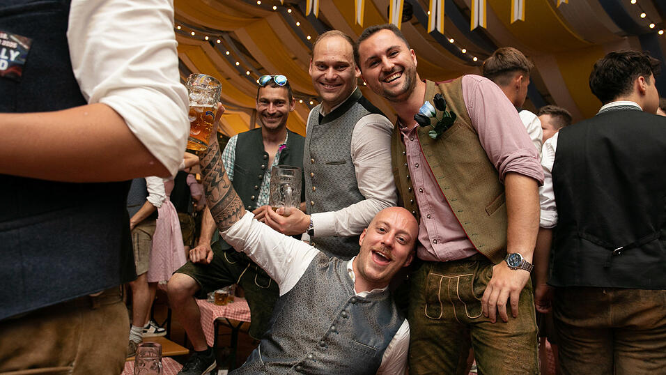 Die Partybilder vom Freitag, 15. August, aus dem Festzelt Reisinger. Die Partybilder vom Freitag, 15. August, aus dem Festzelt Reisinger.