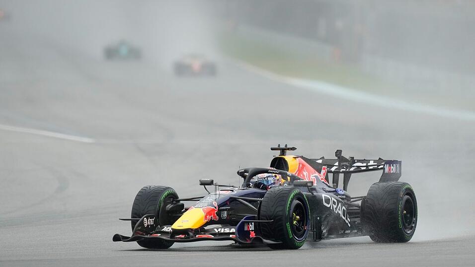 Der erste Sieg für Verstappen in diesem Jahr. Der erste Sieg für Verstappen in diesem Jahr.