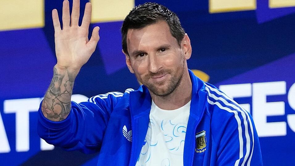 Lionel Messi trat vor dem Finale bei einer Fan-Messe auf. Lionel Messi trat vor dem Finale bei einer Fan-Messe auf.