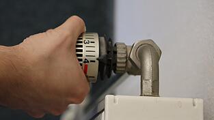 Aus welcher Energiequelle kann in Zukunft die Wärme kommen, wenn man am Heizungsthermostat dreht? Die kommunale Wärmeplanung soll neue Wege aufzeigen. Aus welcher Energiequelle kann in Zukunft die Wärme kommen, wenn man am Heizungsthermostat dreht? Die kommunale Wärmeplanung soll neue Wege aufzeigen.