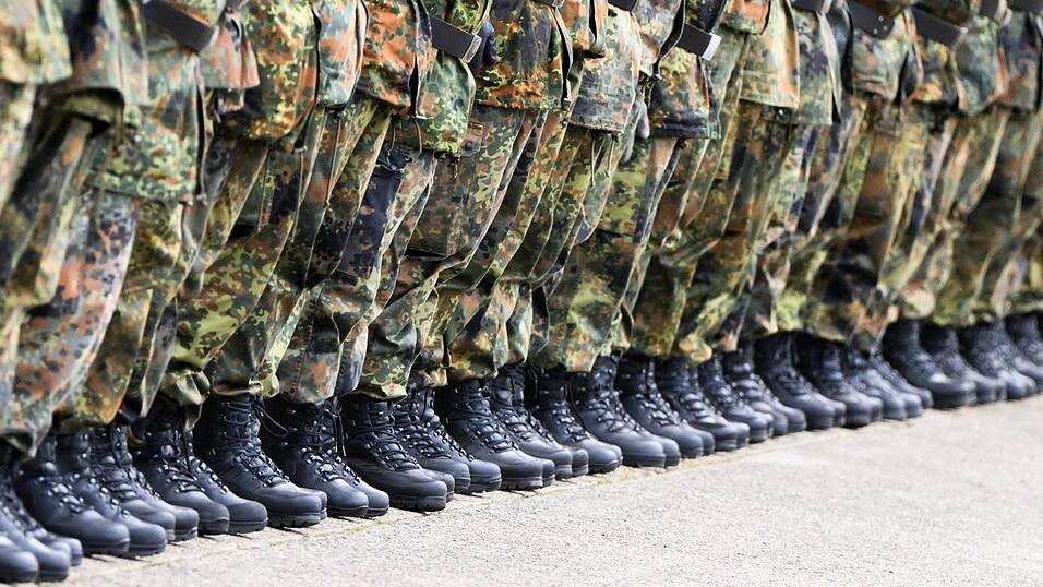 Eine Bundeswehr&uuml;bung findet ab 11. Juni unter anderem im Kreis Dingolfing-Landau statt. (Symbolbild)