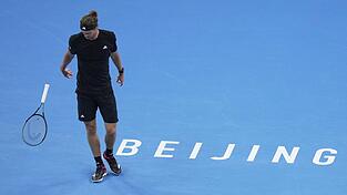 Alexander Zverev ließ seinen Frust am Schläger aus.
