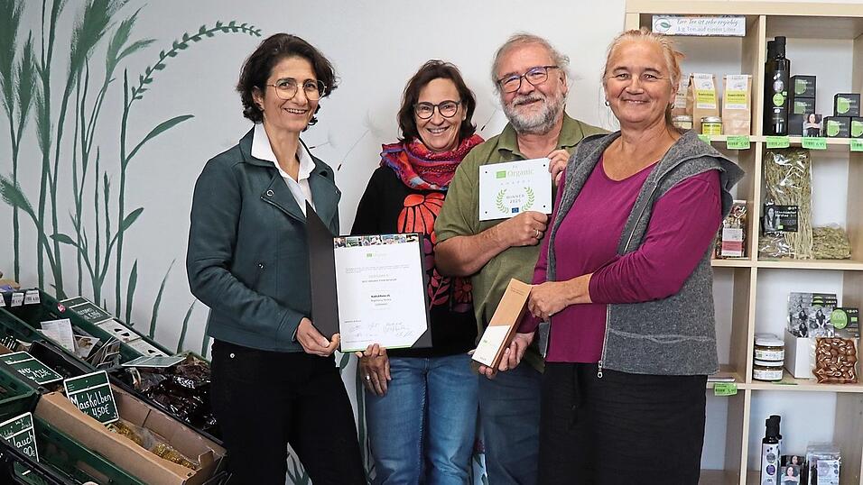 Rosemarie Hofmann (von links), Claudia Braun, Richard Härtl und Judith Hock-Klemm bringen ihre Kenntnisse und Fähigkeiten in die Genossenschaft ein. Gerade hat Radis & Bona den European Organic Award gewonnen.