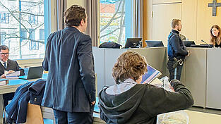 Ein Niederl&auml;nder war jetzt als Zeuge geladen. Es handelt sich dabei um den ehemaligen Besitzer des Lagerkomplexes in Arnheim.