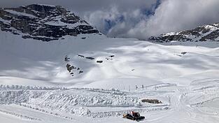 Schneedepots sollen den Start in die neue Wintersport-Saison erleichtern. Schneedepots sollen den Start in die neue Wintersport-Saison erleichtern.