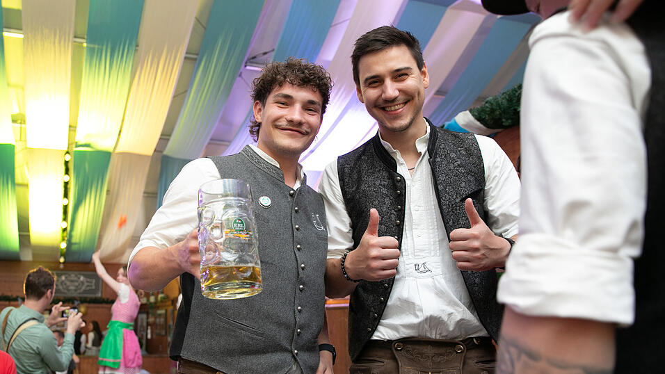 Die Partybilder vom Sonntag, 17. August, aus dem Festzelt Wenisch. Die Partybilder vom Sonntag, 17. August, aus dem Festzelt Wenisch.