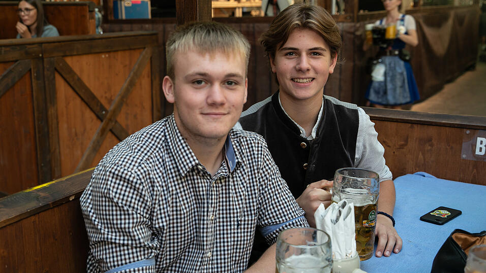 Die Partybilder vom Montag, 18. August, aus dem Festzelt Wenisch. Die Partybilder vom Montag, 18. August, aus dem Festzelt Wenisch.
