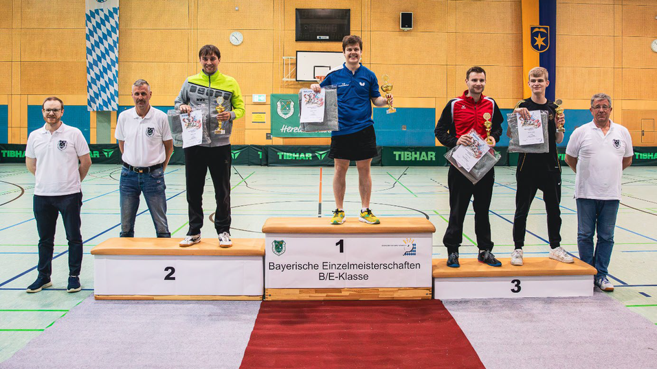 In der B-Klasse der Herren gewann Tim Stopfer (Mitte) vom TuS Dachelhofen nach einer starken Vorstellung. In der B-Klasse der Herren gewann Tim Stopfer (Mitte) vom TuS Dachelhofen nach einer starken Vorstellung.