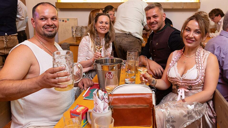 Die Partybilder vom Samstag, 8. August, aus dem Festzelt Krönner. Die Partybilder vom Samstag, 8. August, aus dem Festzelt Krönner.