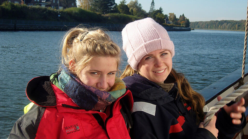 Die Mädels an Deck. Die Mädels an Deck.