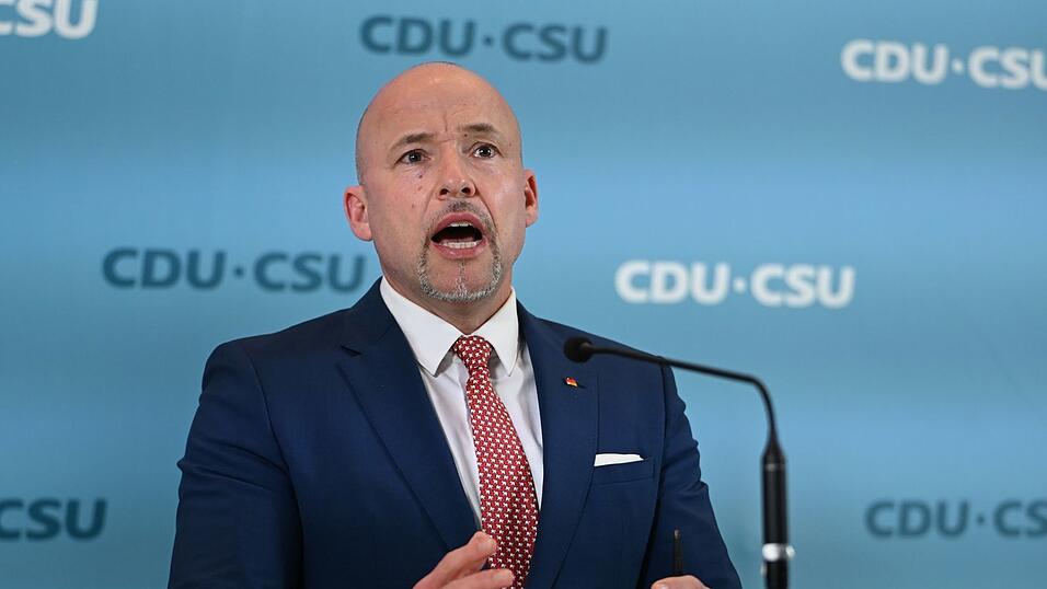 Auch CSU-Landesgruppenchef Alexander Hoffmann pocht auf Reformen statt Schulden. (Archivbild) Auch CSU-Landesgruppenchef Alexander Hoffmann pocht auf Reformen statt Schulden. (Archivbild)
