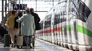 Die Deutsche Bahn rechnet &uuml;ber Ostern mit hoher Nachfrage, insbesondere im Fernverkehr. (Archivbild)