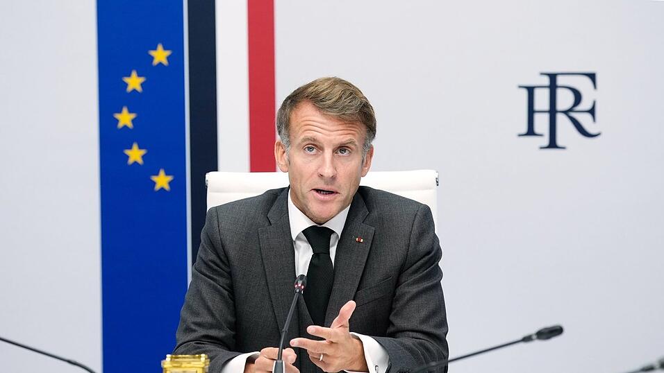 Präsident Emmanuel Macron möchte wieder Ruhe in Frankreich einkehren lassen. Präsident Emmanuel Macron möchte wieder Ruhe in Frankreich einkehren lassen.