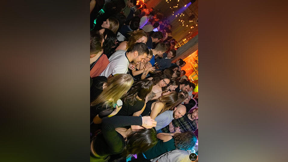 Die Stimmung bei den Partygängern am Samstagabend war prächtig. Die Stimmung bei den Partygängern am Samstagabend war prächtig.