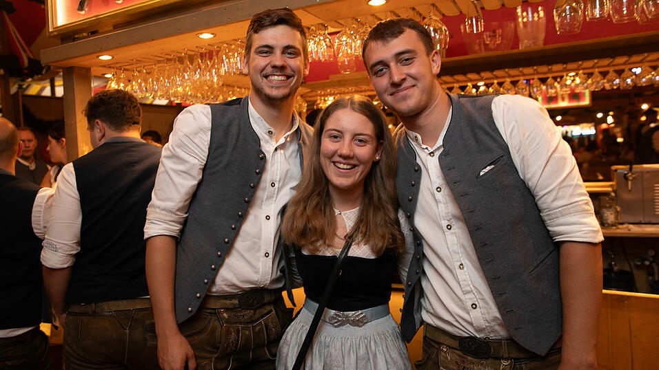 Die Partybilder vom Sonntag, 17. August, aus dem Festzelt Krönner. Die Partybilder vom Sonntag, 17. August, aus dem Festzelt Krönner.