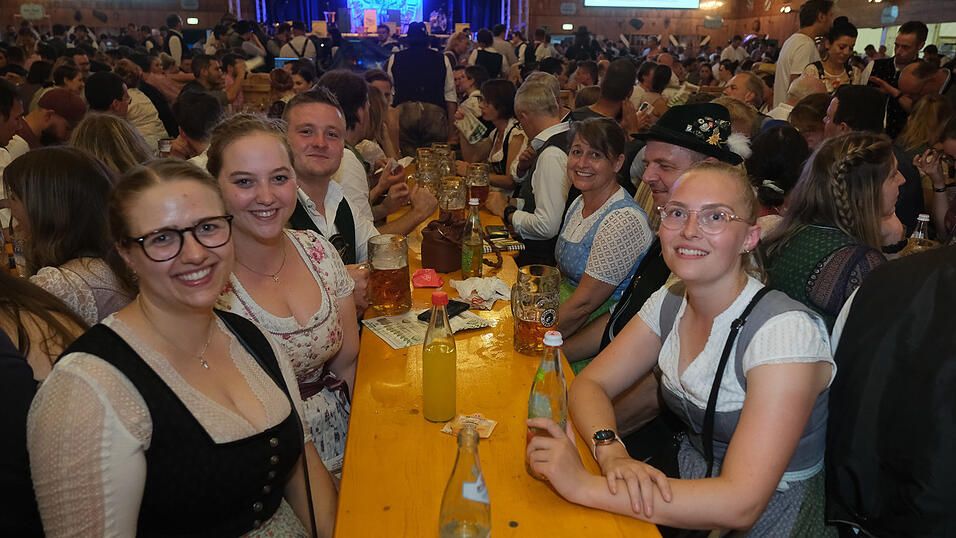 Die Partybilder vom Dienstag, 15. August 2023, aus dem Festzelt Weckmann.