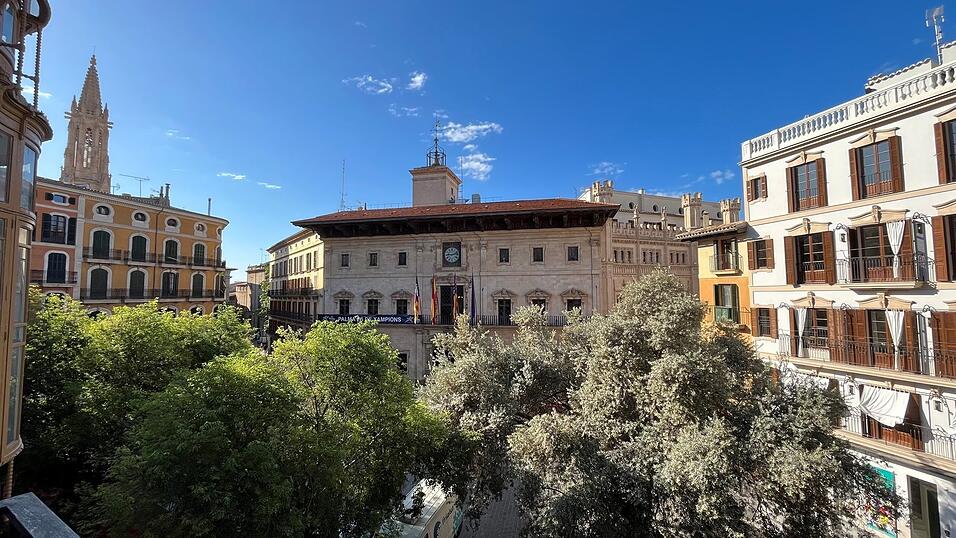 Das Hotel Cort befindet sich gegenüber des Rathauses von Palma und ist zentraler Ausgangspunkt für viele Unternehmungen.