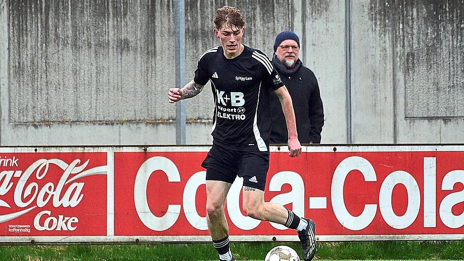 Niklas Maimer steuerte die ersten beiden Treffer zum 5:4-Pokalerfolg der SpVgg Lam beim TSV Bobingen bei. Niklas Maimer steuerte die ersten beiden Treffer zum 5:4-Pokalerfolg der SpVgg Lam beim TSV Bobingen bei.