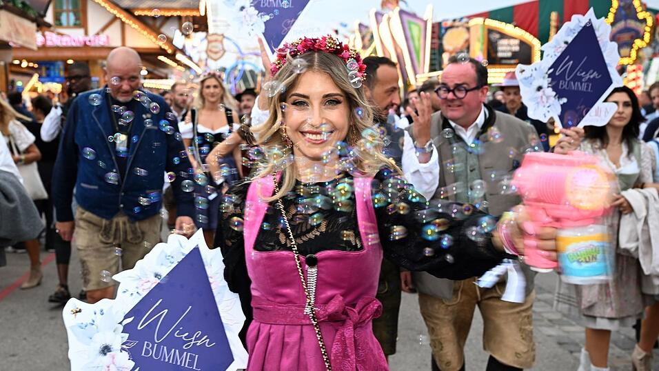 Inzwischen hat die 38-jährige Cathy Hummels eine Lizenz für die Wiesn. (Archivbild) Inzwischen hat die 38-jährige Cathy Hummels eine Lizenz für die Wiesn. (Archivbild)