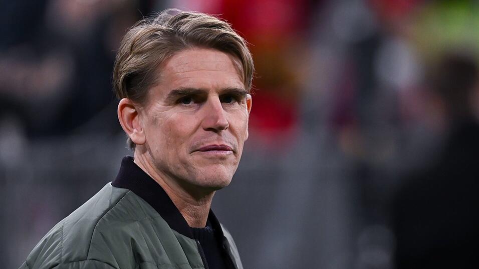 Sportdirektor Freund berichtet von guten Gesprächen mit Upamecano. Sportdirektor Freund berichtet von guten Gesprächen mit Upamecano.