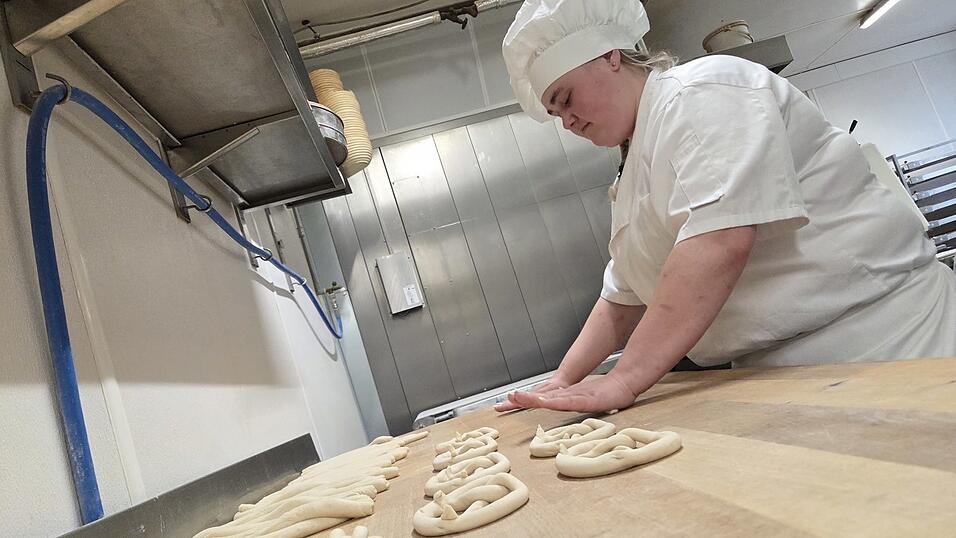Seit zehn Jahren arbeitet Michaela Miller in der Regener B&auml;ckerei Schnierle. In naher Zukunft will sie ihre eigene B&auml;ckerei er&ouml;ffnen.