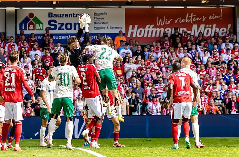 Torflut in Cottbus: Fürth feiert ersten Saisonsieg