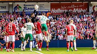 Energie Cottbus beherrschte Fürth nur in der ersten halben Stunde. Energie Cottbus beherrschte Fürth nur in der ersten halben Stunde.