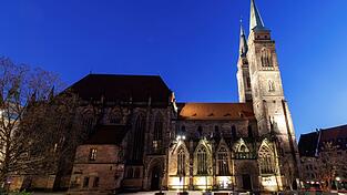 Touristen m&uuml;ssen f&uuml;r den Besuch der N&uuml;rnberger Sebalduskirche bald Eintritt bezahlen (Archivbild).
