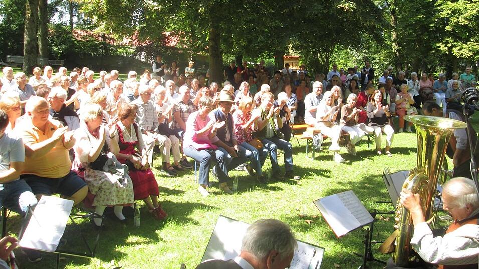 Rund 200 Besucher fanden sich ein. Rund 200 Besucher fanden sich ein.