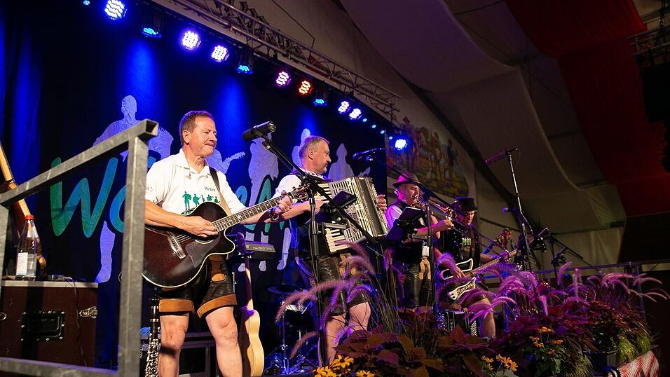 Die Partybilder vom Freitag, 12. August 2022, aus dem Festzelt Greindl.