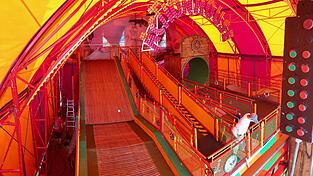 Neu auf der Further Festwiese ist das 'Action-House', das einem Adventure-Spielplatz für Groß und Klein gleicht.