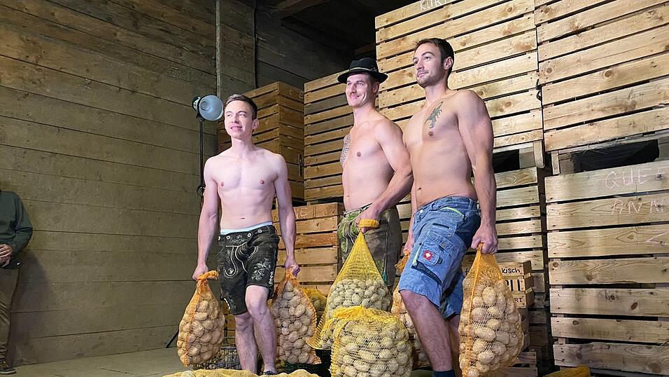 In Otzing fand am Donnerstag das Fotoshooting f&uuml;r den bayerischen Jungbauernkalender 2023 statt.