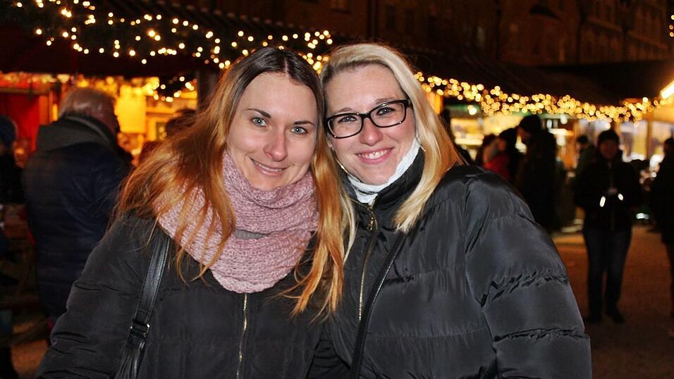 Der Christkindlmarkt und die Weihnachtspyramide geh&ouml;ren in der Adventszeit zu den beliebtesten Treffpunkten in Landshut.