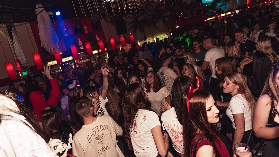 So war die Party im Mia Nightclub in Cham. So war die Party im Mia Nightclub in Cham.