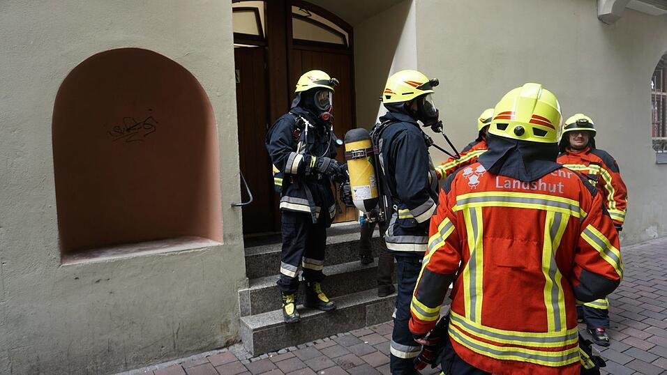 Gegen Mittag musste die Feuerwehr mehrmals zu Br&auml;nden in der Landshuter Innenstadt ausr&uuml;cken.