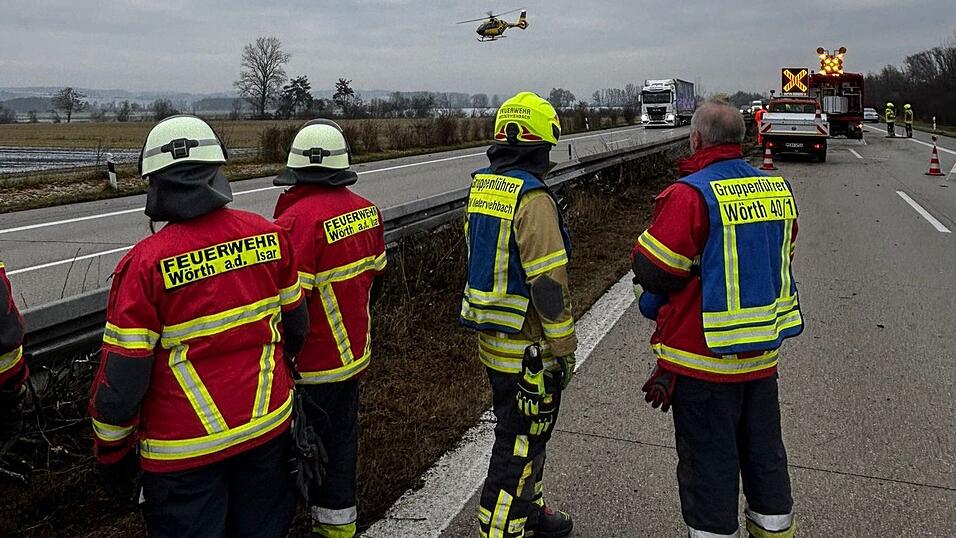 Am Donnerstagmorgen krachte es auf der A92 zwischen Wörth und Dingolfing. 