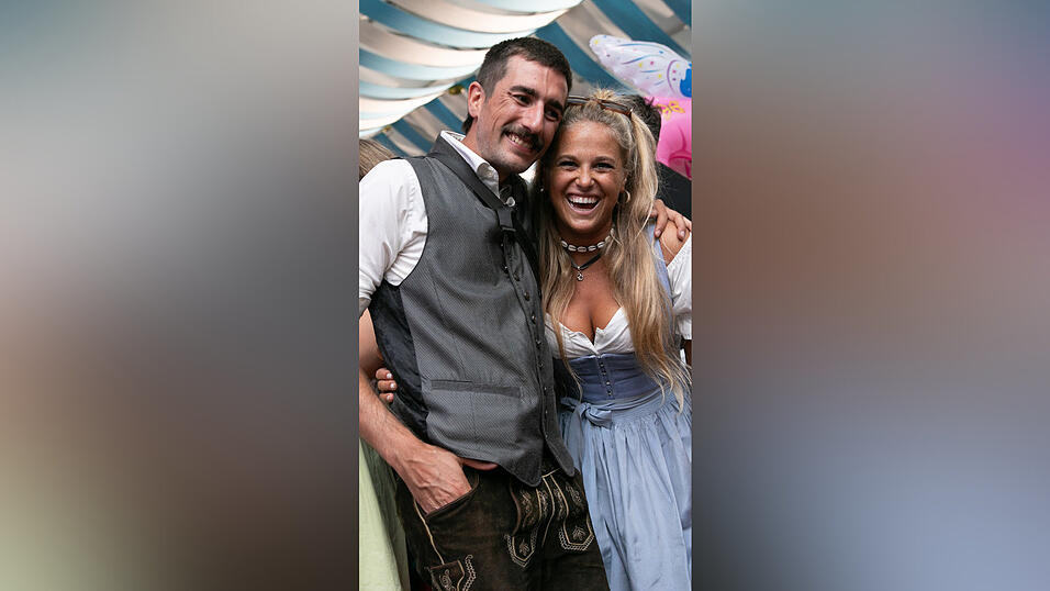Die Partybilder vom Samstag, 16. August, aus dem Festzelt Wenisch. Die Partybilder vom Samstag, 16. August, aus dem Festzelt Wenisch.